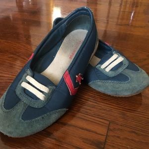 Converse slip on’s